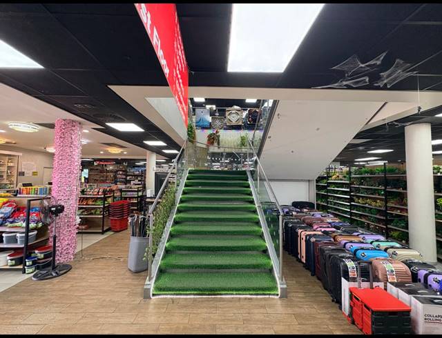 2,194M² RETAIL FOR SALE IN LONEHILL